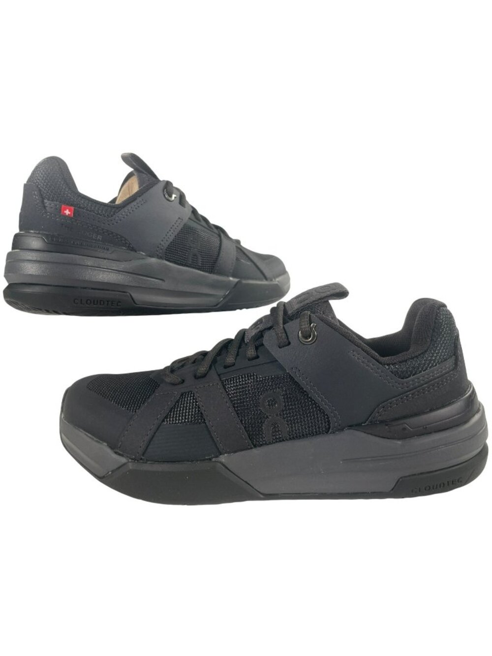 On The Roger Shoes CH Pro Youth Athletic Black Eclipse Tennis Sports Kids 4 NEW